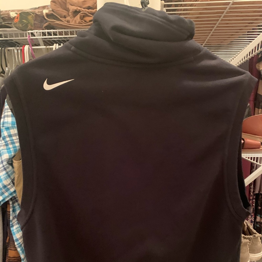 women’s nike sleeveless pull over